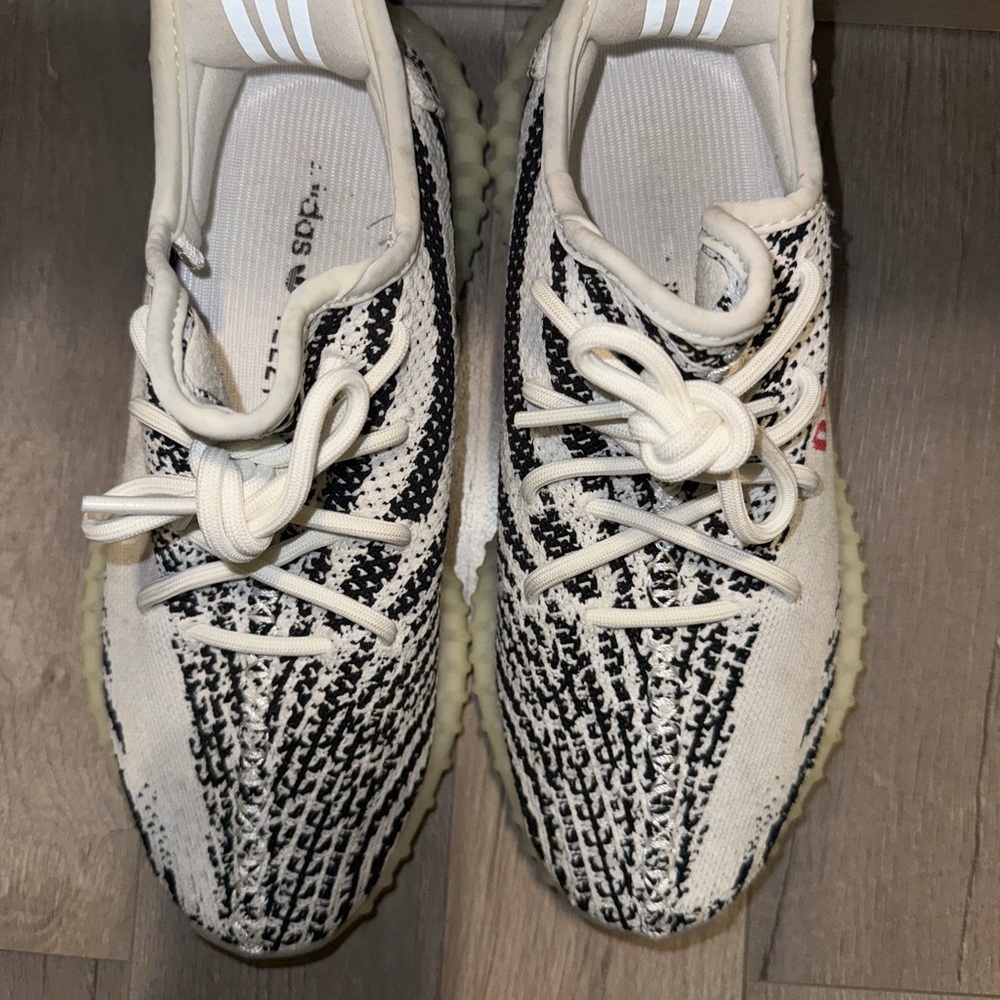 Yeezy 320’s size women’s 7.5 - Picture 3 of 5